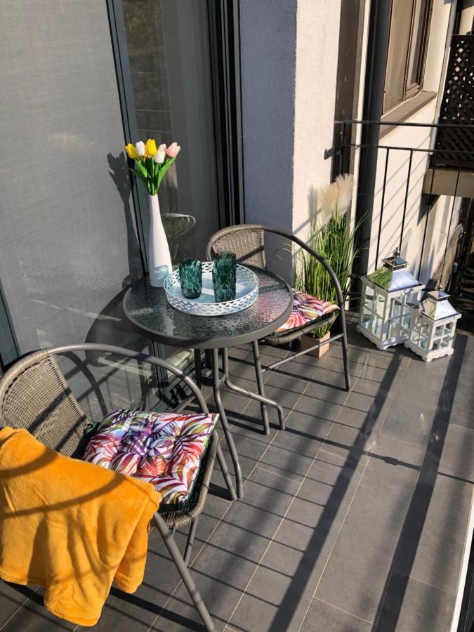 Szeged Gyoengye Delux Apartamento Exterior foto