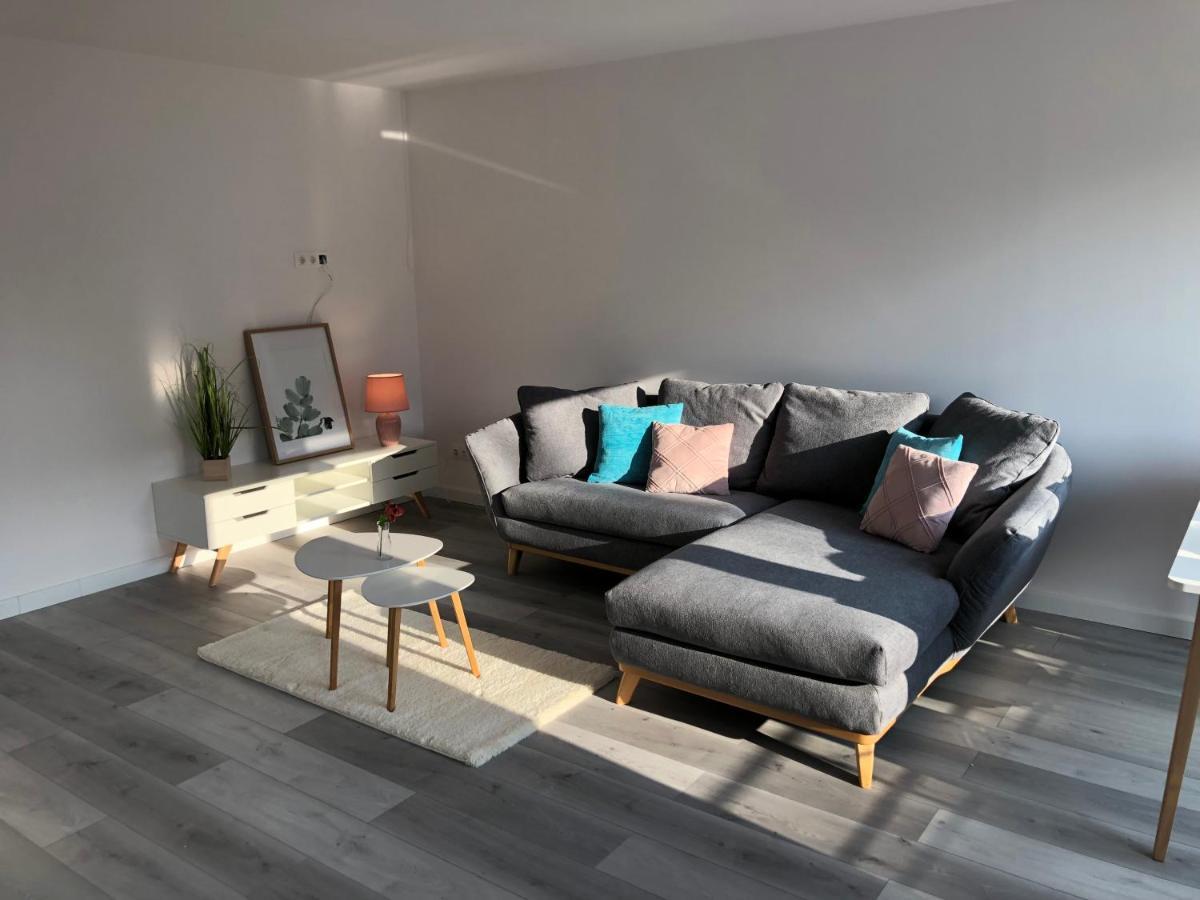 Szeged Gyoengye Delux Apartamento Exterior foto